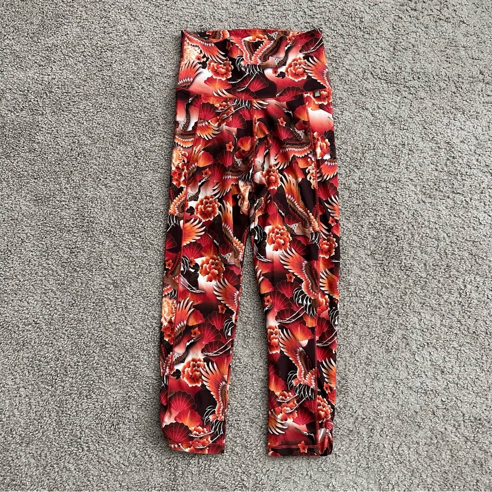 Rituals Yoga Red Crane Cropped Leggings Womens Size S